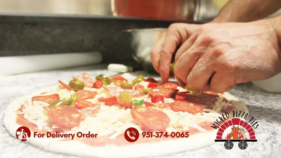 How Much Pizza Do You Need For a Large Catered Gathering?